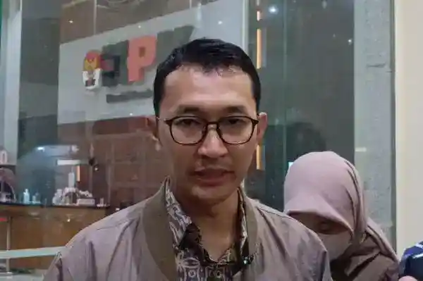 KPK Tegaskan Video Nusron Wahid Dikawal Petugas Bukan Aksi Jemput Paksa KPK Tegaskan Video Nusron Wahid Dikawal Petugas Bukan Aksi Jemput Paksa