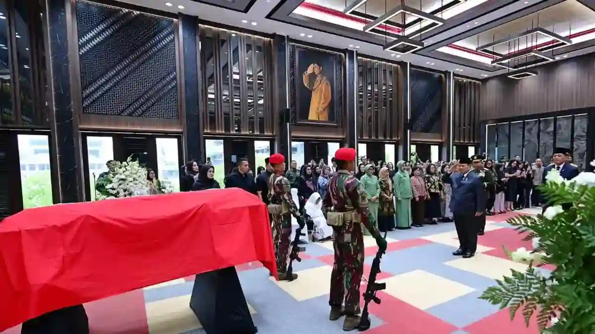 Prabowo Hadiri Persemayaman Subagyo Hadi Siswoyo di Mabesad