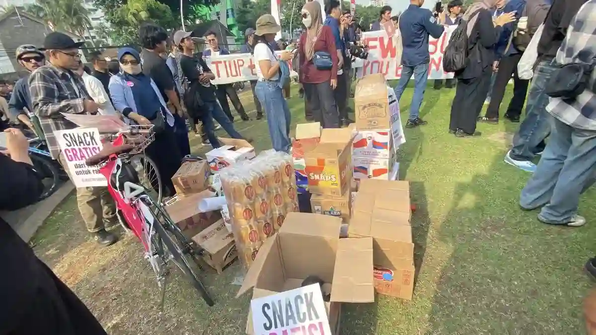 Solidaritas Warga untuk Massa Aksi di Tugu Tani