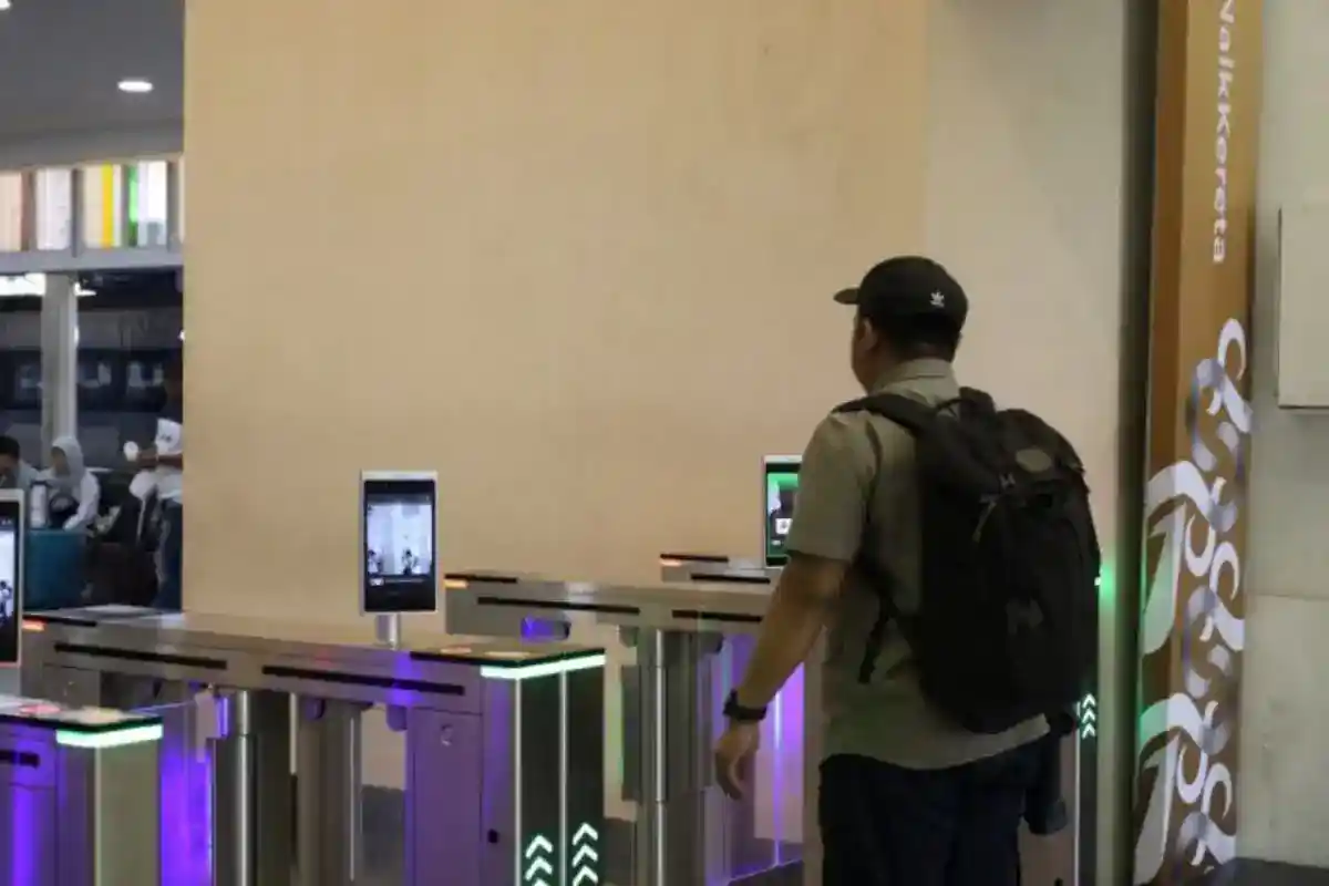 1,63 Juta Pelanggan Gunakan Face Recognition di Daop 6, Boarding Manual Tetap Tersedia