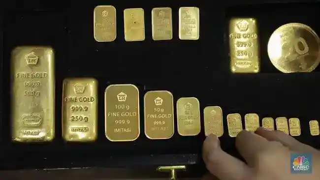 Harga Emas Antam Turun Rp10.000, Buyback Ikut Melemah