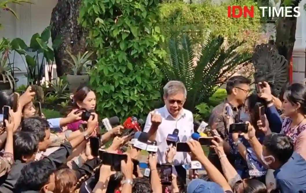 Maung Putih hingga Isyarat Cinta Rocky Gerung di Sidang Dua Tahun Prabowo-Gibran