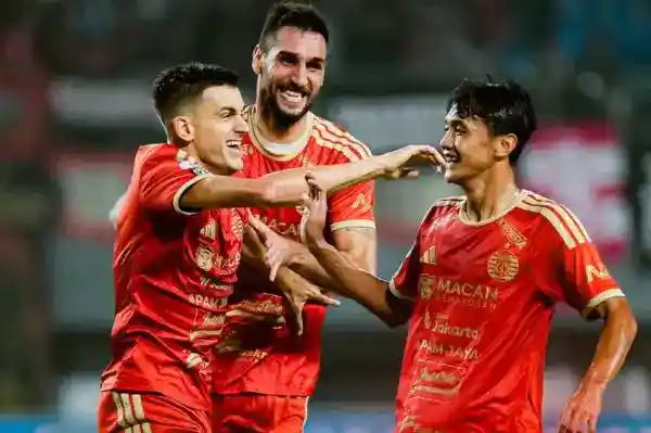 Persija Rebut Takhta Super League usai Menang Telak atas Arema