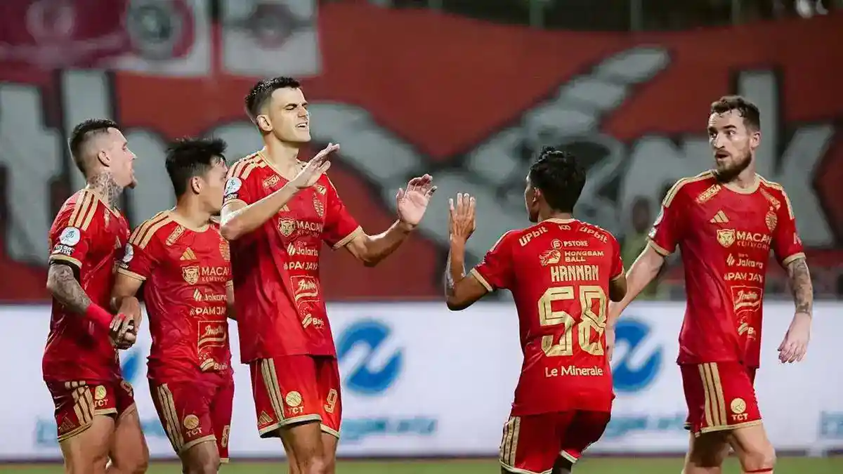 Persija Hajar Arema 5-1 dan Rebut Kembali Posisi Teratas