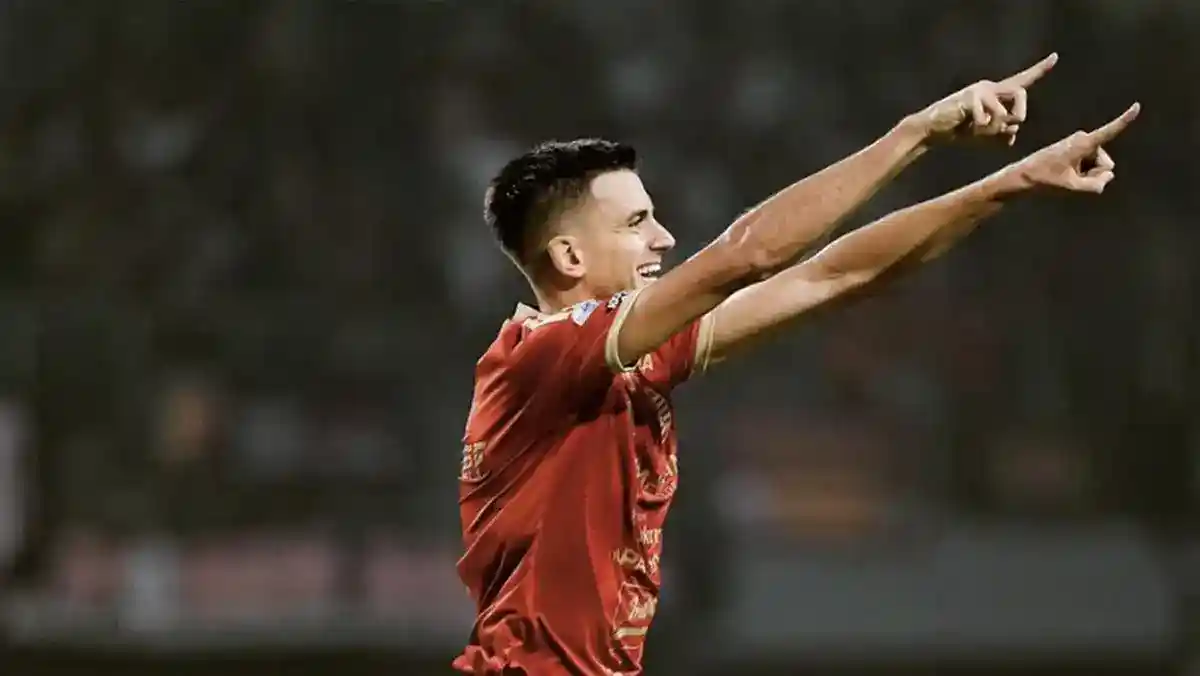 Persija Kembali Memimpin Super League Usai Menang Besar atas Arema