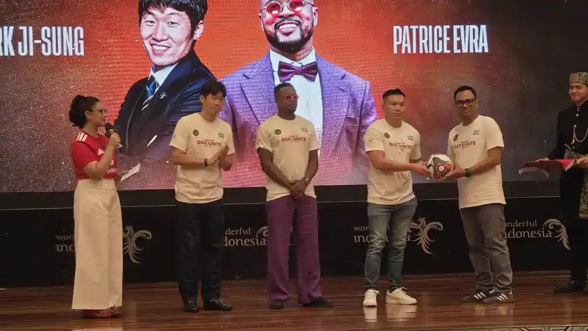 Evra dan Park Ji-sung Perkenalkan Jalan Menuju OGFC Unite 2027 di Jakarta