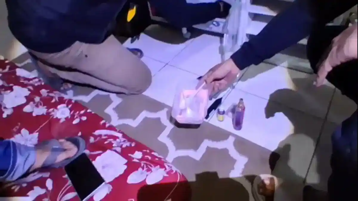Polisi Bongkar Produksi Pil Ekstasi Palsu dari Obat Warung di Tulang Bawang