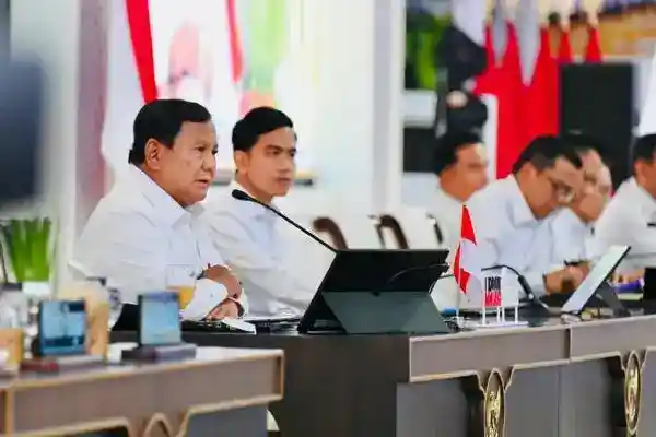 Prabowo Minta Kontrak Distribusi Energi Ditinjau Usai Pasokan BBM Bali Terlambat