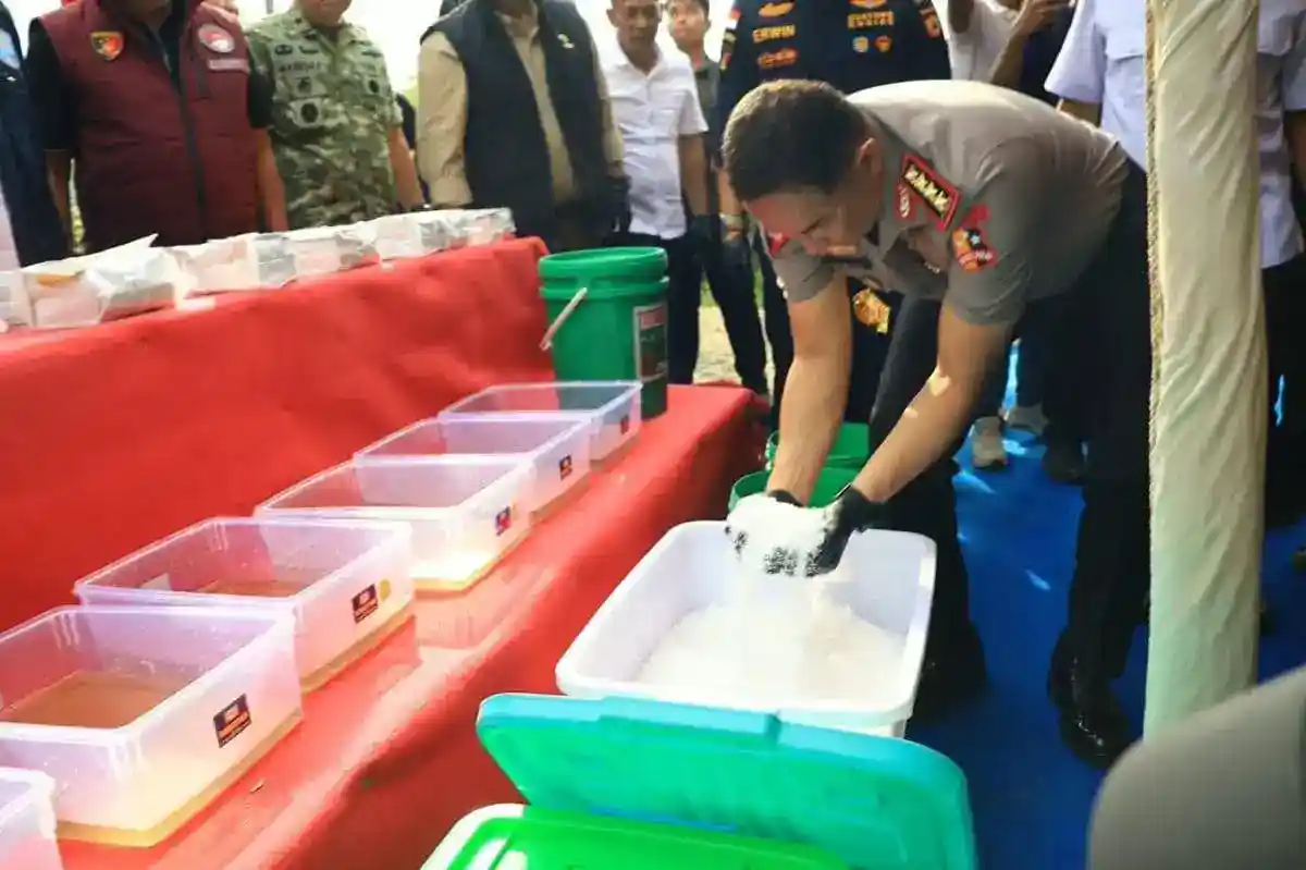 Pengungkapan Laboratorium Sabu di Aceh: Barang Bukti Hampir 1,2 Ton dan Penelusuran Jaringan