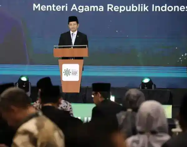 Menag Dorong ASN Kemenag Kenakan Sarung dan Peci Sepekan Sekali