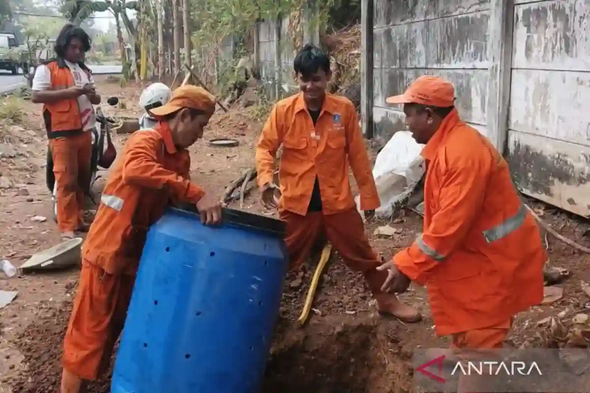 Biopori Jumbo di Cakung Barat Diarahkan untuk Mengolah Sampah Organik