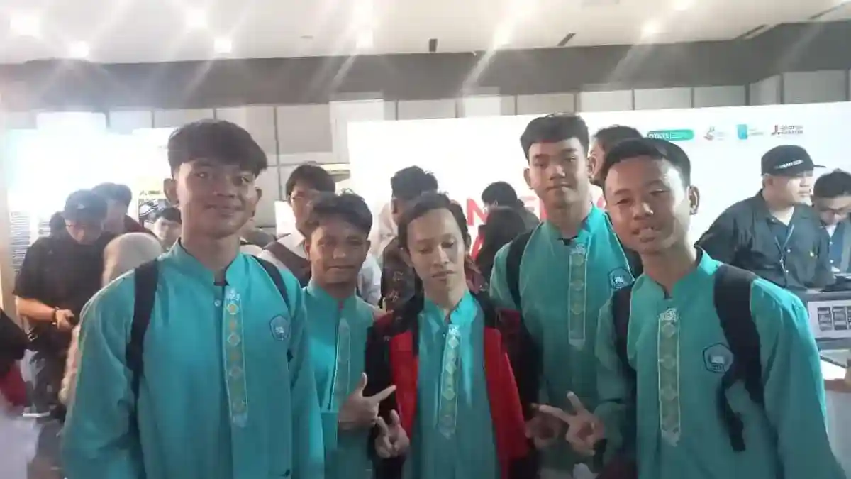 Empat Siswa SMK 9 Jakarta Membawa Mimpi Berbeda ke Bursa Kerja