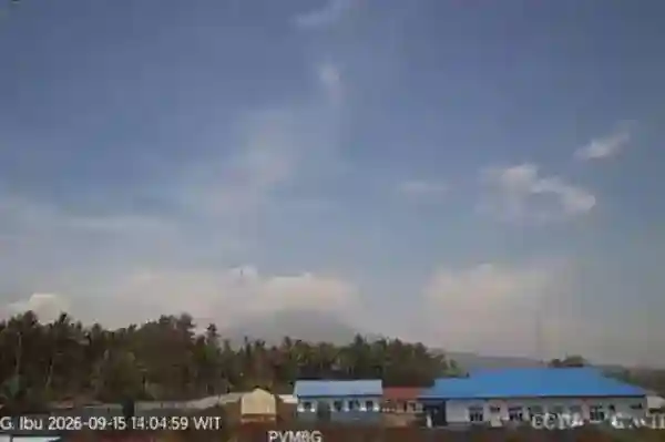 Empat Erupsi Gunung Ibu dalam Semalam, Abu Terpantau Membubung 500 Meter