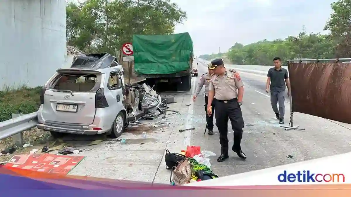 Tabrakan Avanza dan Truk di Tol Terpeka: Risiko di Balik Bahu Jalan