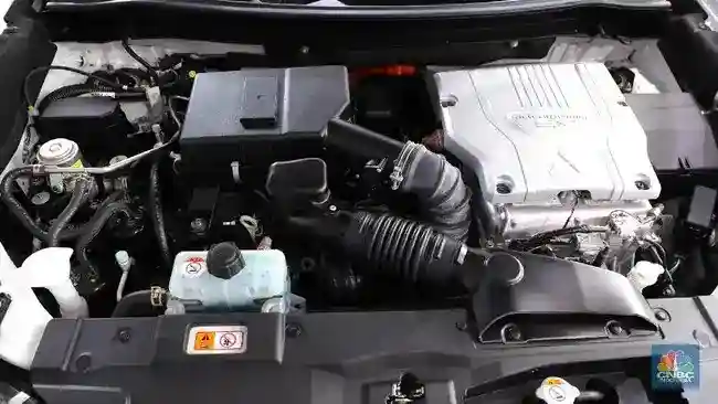 Mobil Hybrid sebagai Jembatan Elektrifikasi: Menimbang Infrastruktur dan Kebutuhan Pengguna