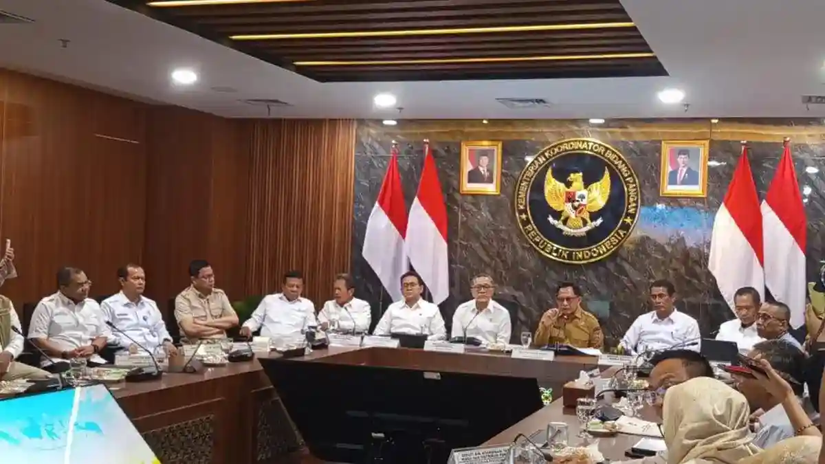 Antisipasi Inflasi Nataru, Mendagri Soroti Harga Cabai dan Tiket Pesawat