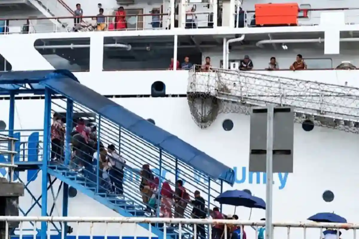 Saat Kabut Asap Menghambat Penerbangan, Kapal Menjadi Pilihan dari Kotawaringin Barat