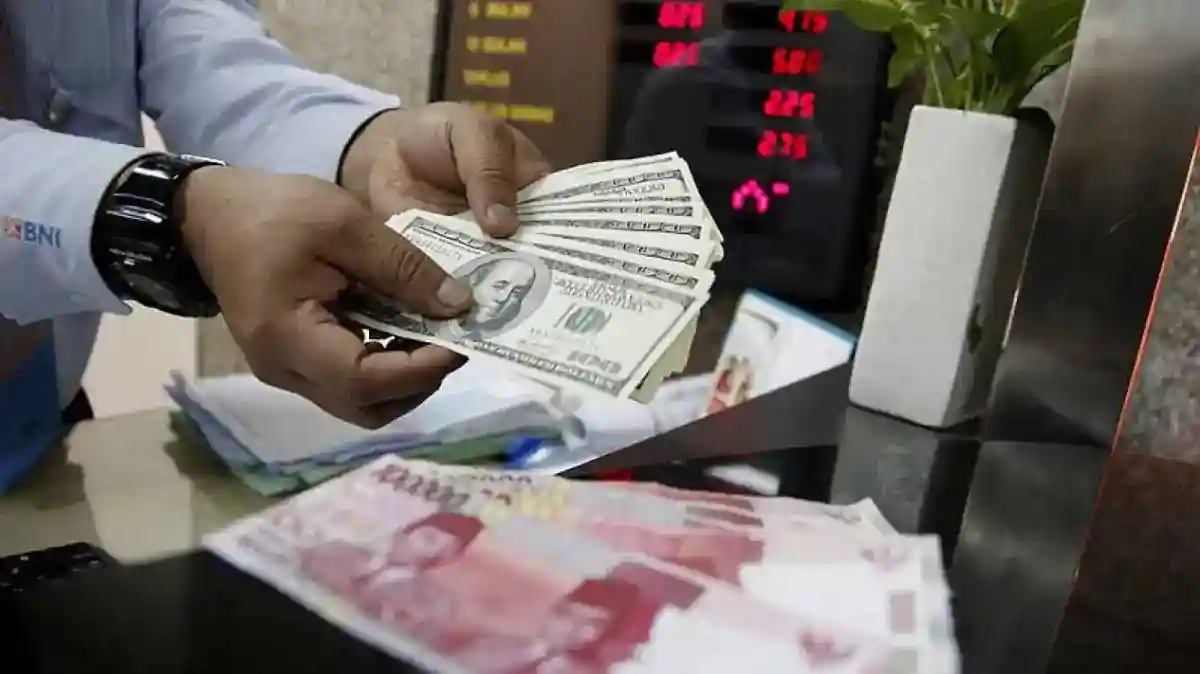Rupiah Dibuka Melemah ke Rp18.174 per Dolar AS di Tengah Tekanan Domestik
