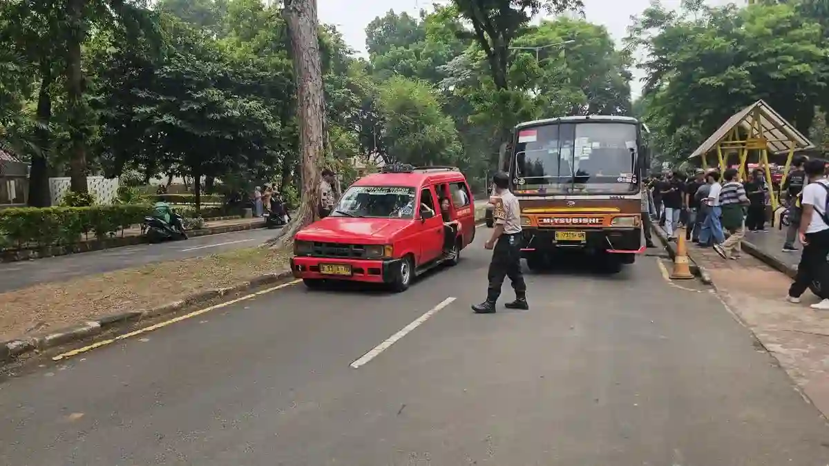 Dari Kampus UI ke Bundaran HI, Mahasiswa Suarakan Lima Tuntutan