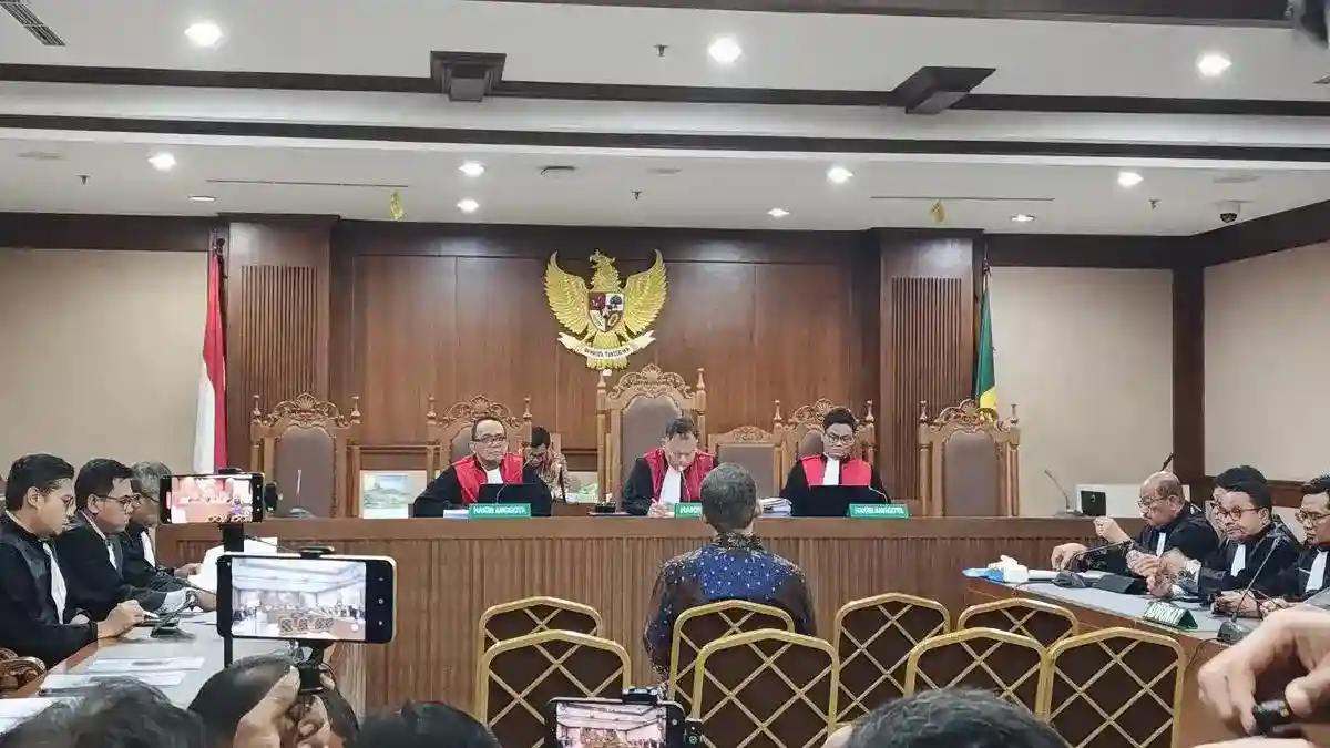 Dakwaan terhadap Silmy Karim: Gratifikasi dan Dugaan Pemerasan Izin Tinggal WNA