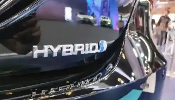 Toyota Kembangkan Sistem Hybrid Baru dengan Target Hemat BBM hingga 15 Persen