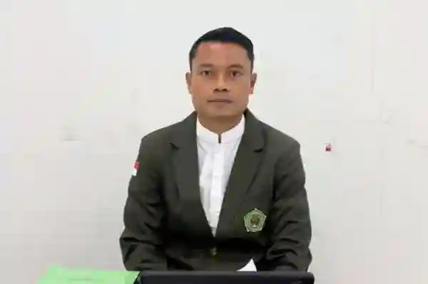 Di Tengah Jadwal Persib, Dedi Kusnandar Menyiapkan Babak Baru Lewat Studi Magister
