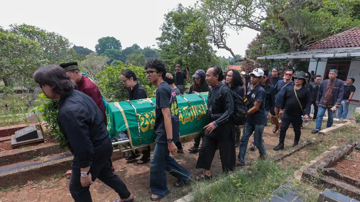 Pemakaman Doddy Katamsi di Jakarta Selatan Dihadiri Keluarga dan Rekan Musisi