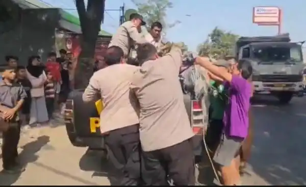Pelajar SMA Tewas dalam Kecelakaan dengan Truk Tronton di Kabupaten Cirebon