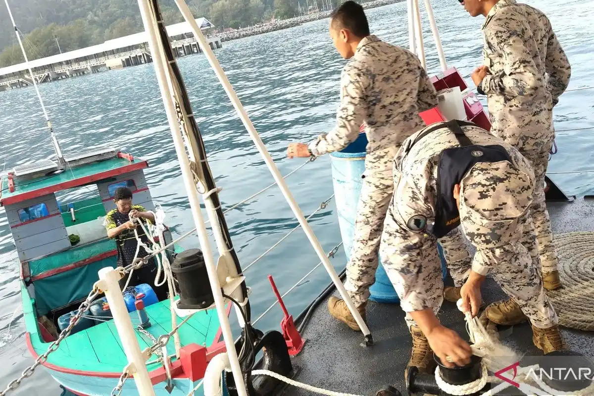 Nelayan Anambas yang Hanyut di Perairan Tioman Dipulangkan ke Indonesia