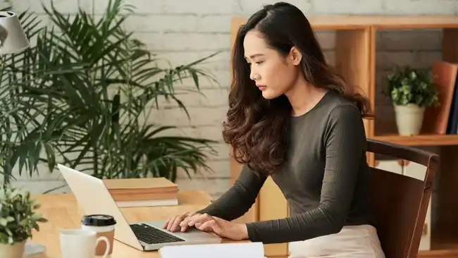 Peta Kesenjangan Gender di Dunia Kerja: Sektor Perawatan Teratas, Infrastruktur Terbawah