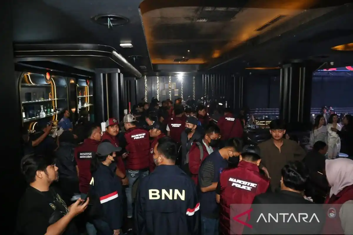 Operasi Gabungan di Kelab Malam Jaktim dan PIK, Sembilan Orang Positif dalam Tes Urine Operasi Gabungan di Kelab Malam Jaktim dan PIK, Sembilan Orang Positif dalam Tes Urine