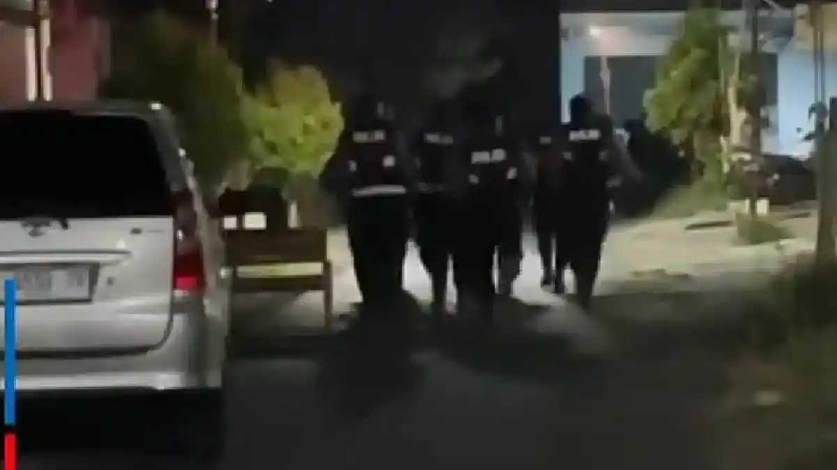 Penggerebekan di Sukoharjo Berujung Penangkapan Terduga Pembakar Warung Mi