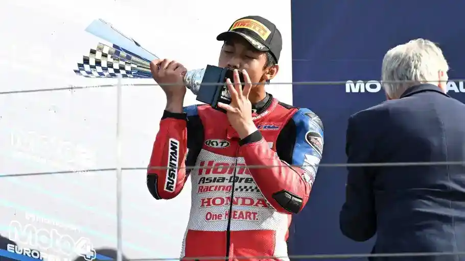 Kiandra Ramadhipa Tutup Musim Moto3 Junior dengan Podium di Misano
