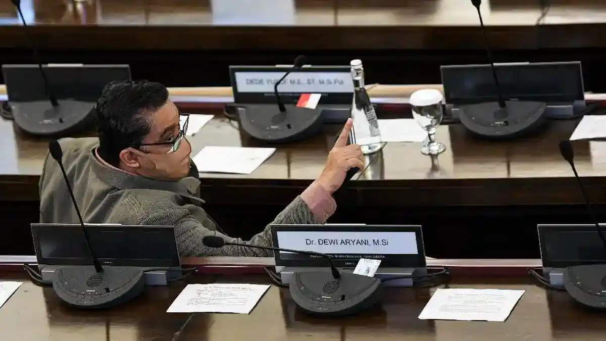 Komisi II DPR Siapkan Pembahasan RUU Pemilu dan Polemik Pasal 18 PKPU