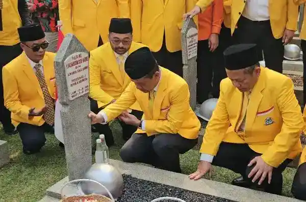 Golkar Peringati HUT ke-62 dengan Ziarah ke TMP Kalibata