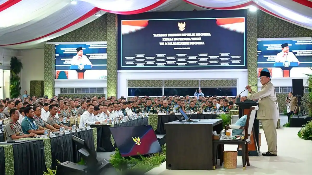 Arahan Prabowo kepada 800 Pati TNI-Polri Tekankan Sinergi dan Kesiapan Hadapi Ancaman Modern Arahan Prabowo kepada 800 Pati TNI-Polri Tekankan Sinergi dan Kesiapan Hadapi Ancaman Modern