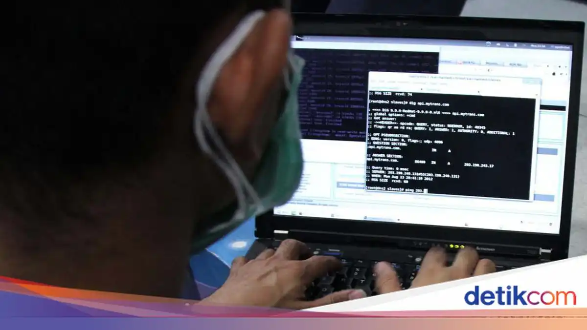 Sebelas Warga Diamankan dari Rumah Dinas di Cijantung yang Diduga Jadi Lokasi Judi Online Sebelas Warga Diamankan dari Rumah Dinas di Cijantung yang Diduga Jadi Lokasi Judi Online
