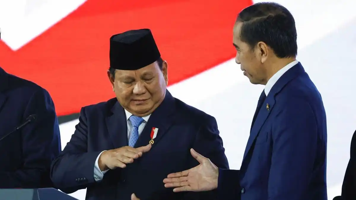 Jokowi Beberkan Isi Pertemuan Dua Jam dengan Prabowo di Kertanegara Jokowi Beberkan Isi Pertemuan Dua Jam dengan Prabowo di Kertanegara