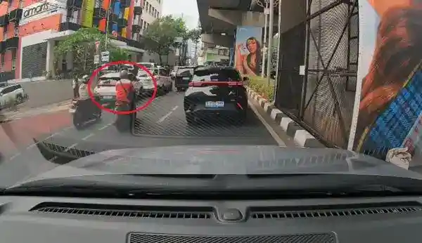 Tabrakan Beruntun di Panglima Polim, Pengemudi Ojol Alami Patah Kaki