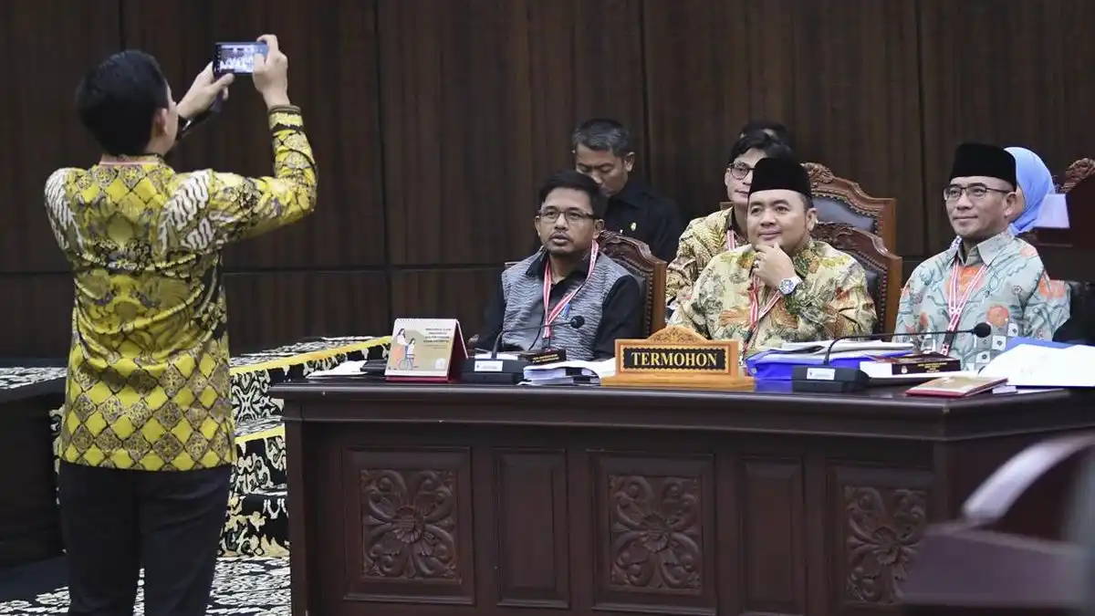 KPU dan Bawaslu Diadukan ke DKPP soal Penerbitan PKPU Pencalonan Pilpres KPU dan Bawaslu Diadukan ke DKPP soal Penerbitan PKPU Pencalonan Pilpres