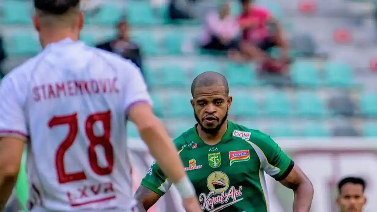 Tiga Pertarungan Individu yang Mewarnai Laga Isenmulang FC kontra Persebaya Tiga Pertarungan Individu yang Mewarnai Laga Isenmulang FC kontra Persebaya