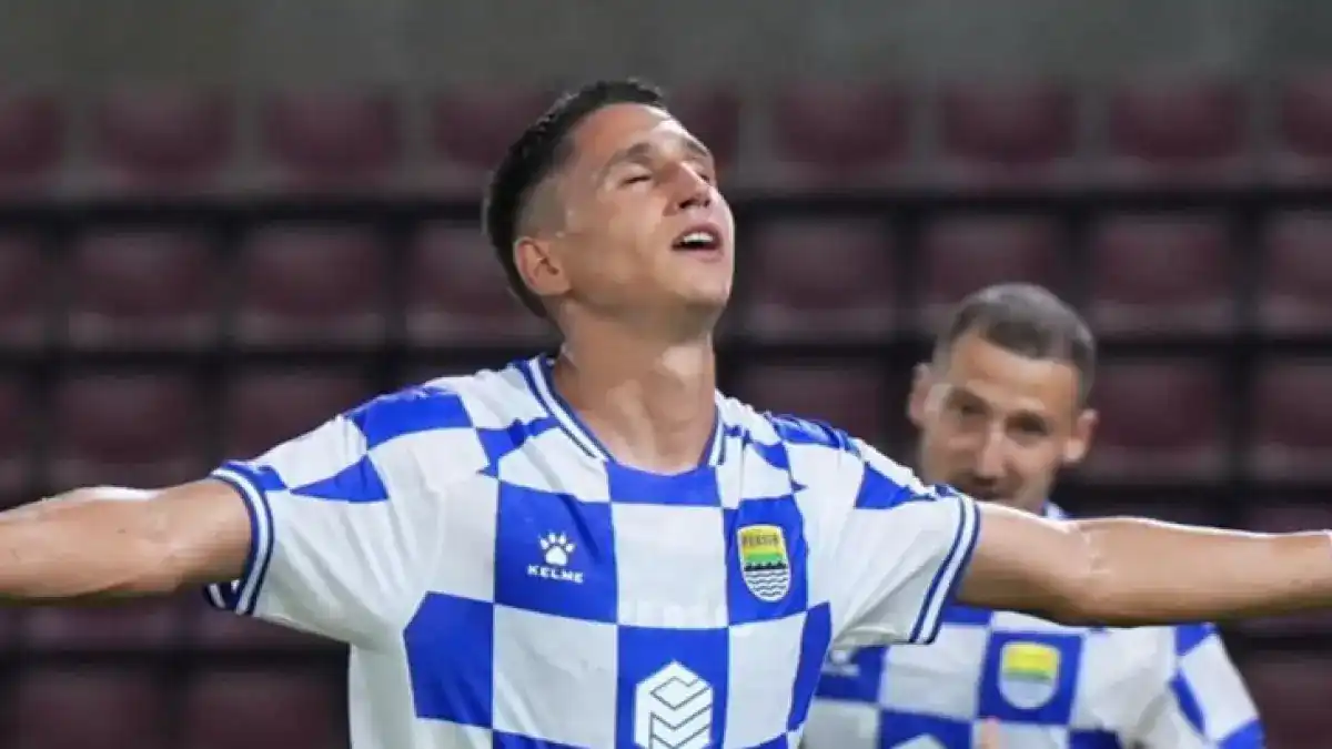 Persib Bandung Tundukkan Port FC 3-1 lewat Kebangkitan Dramatis di Thailand Persib Bandung Tundukkan Port FC 3-1 lewat Kebangkitan Dramatis di Thailand
