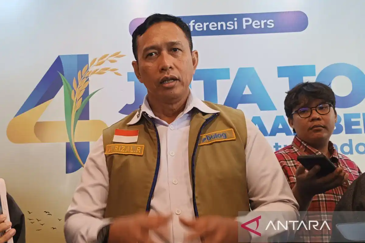 Bulog Salurkan 877 Ribu Ton Beras SPHP kepada Masyarakat Bulog Salurkan 877 Ribu Ton Beras SPHP kepada Masyarakat