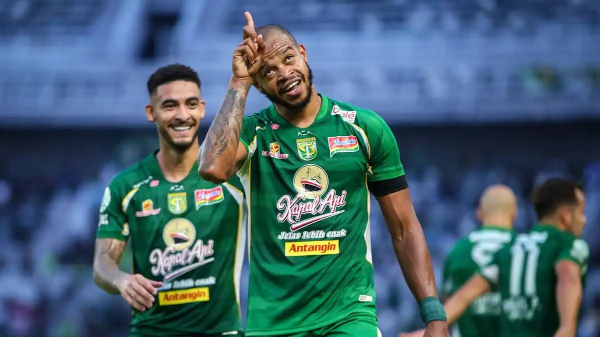 Persebaya Raih Kemenangan Tipis atas Isenmulang dan Pangkas Jarak dengan Persija Persebaya Raih Kemenangan Tipis atas Isenmulang dan Pangkas Jarak dengan Persija