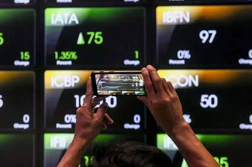IHSG Ditutup Menguat 1,04 Persen ke Level 6.093 pada Perdagangan Jumat