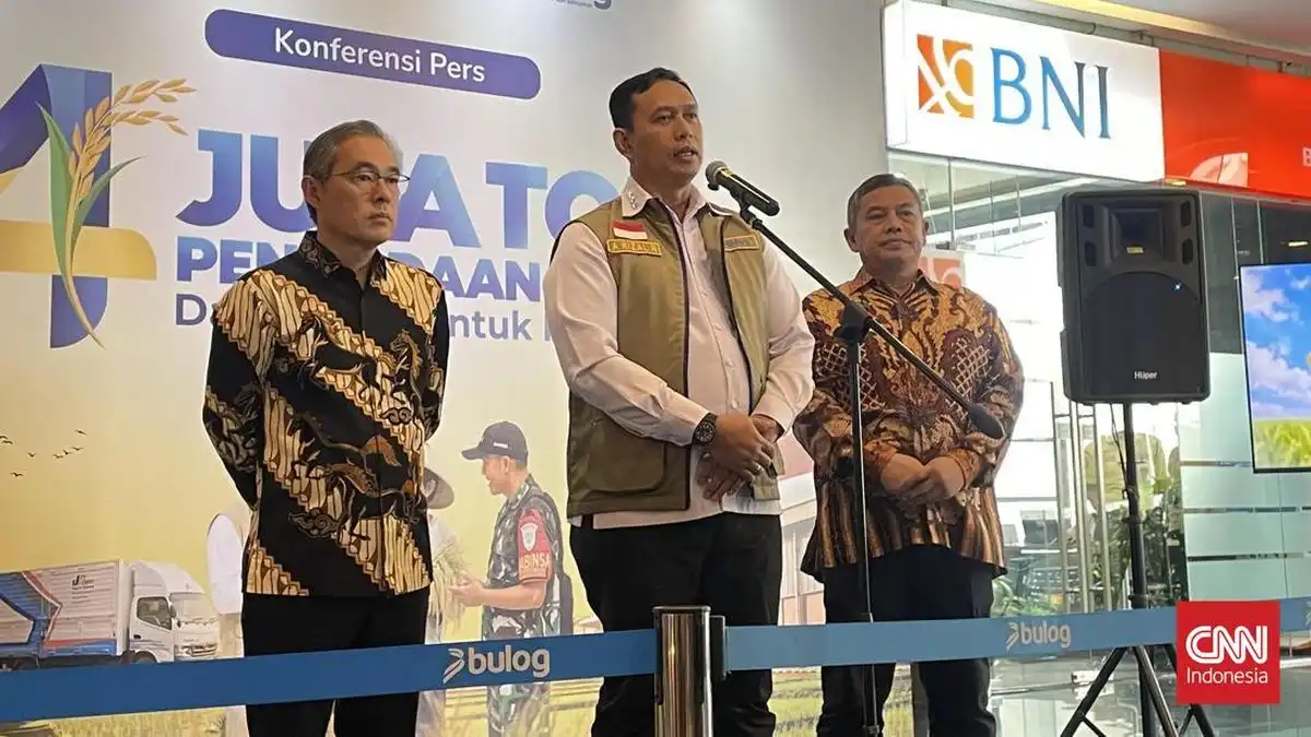 Bulog Siapkan 300 Ribu Ton Beras Premium untuk Menahan Kenaikan Harga Bulog Siapkan 300 Ribu Ton Beras Premium untuk Menahan Kenaikan Harga