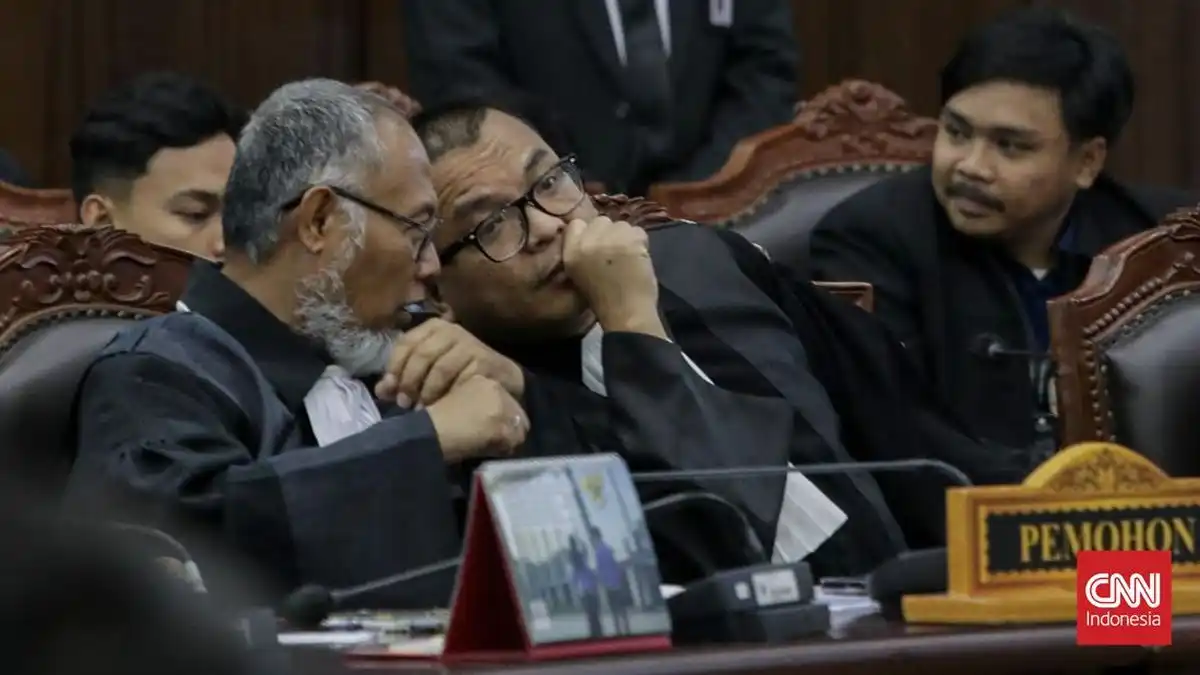 Denny Indrayana Nilai Pemakzulan Gibran Sulit Bergerak, Tetap Temui Partai dan DPD Denny Indrayana Nilai Pemakzulan Gibran Sulit Bergerak, Tetap Temui Partai dan DPD