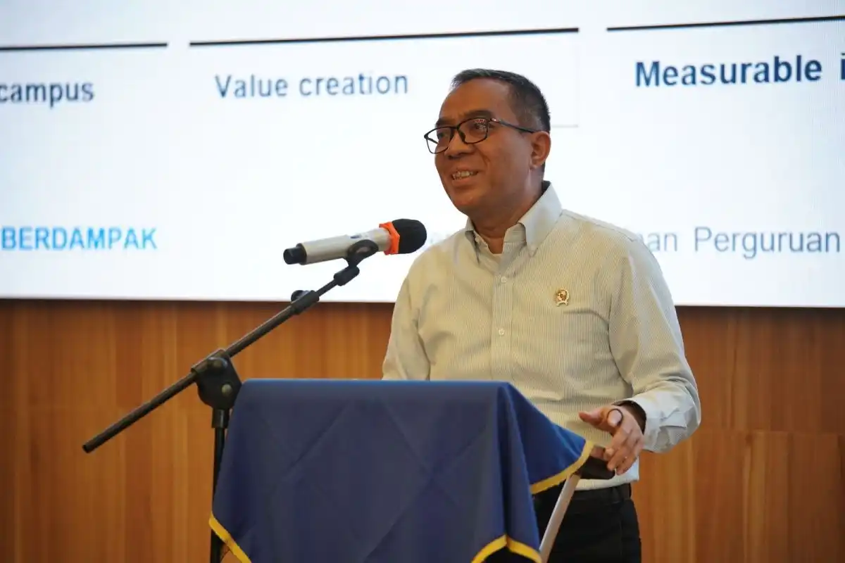 Mendiktisaintek: Dampak bagi Masyarakat Menjadi Ukuran Utama Keberhasilan Akademisi Mendiktisaintek: Dampak bagi Masyarakat Menjadi Ukuran Utama Keberhasilan Akademisi