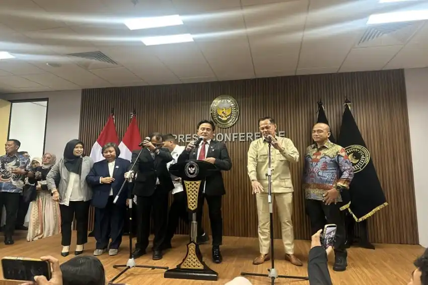Yusril Pilih Serahkan Gugatan Ijazah Gibran kepada Putusan Pengadilan Yusril Pilih Serahkan Gugatan Ijazah Gibran kepada Putusan Pengadilan