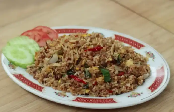 Nasi Goreng Kornet Sapi Praktis untuk Menu Rumahan yang Mengenyangkan